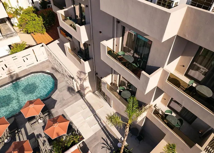 Cosmeen Lifestyle Boutique