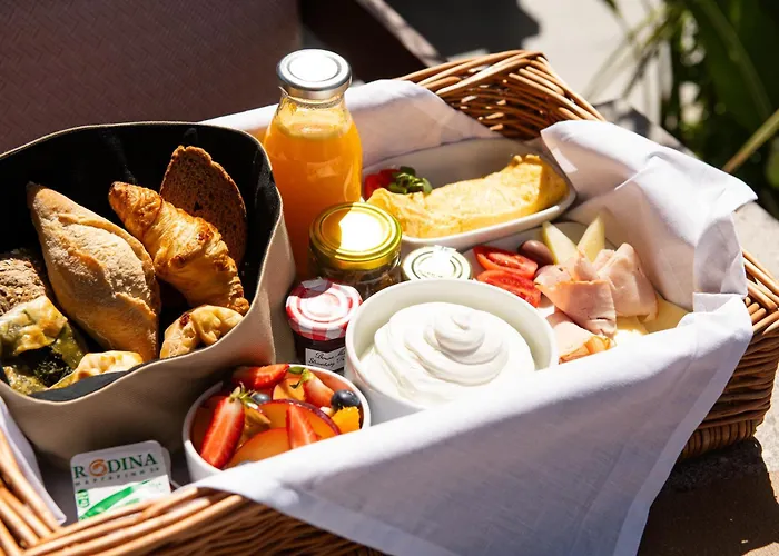 Cosmeen Lifestyle Boutique 4* הרסוניסוס