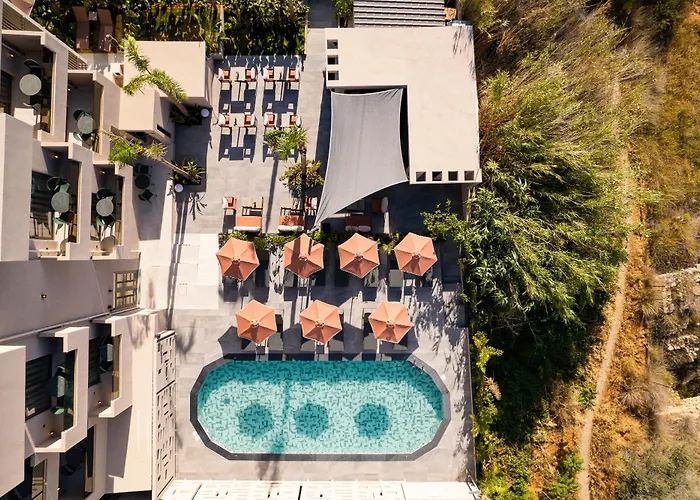 Cosmeen Lifestyle Boutique Апарт-отель 4*